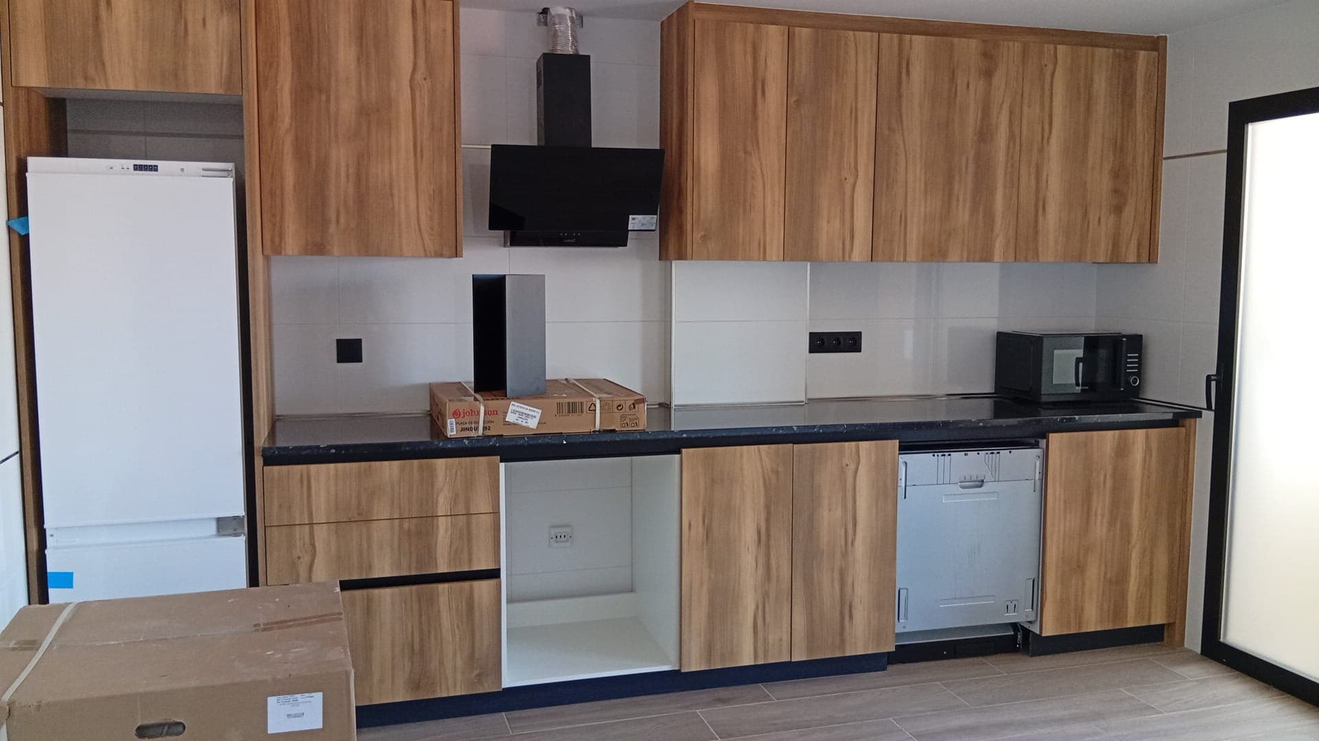 Lichte leefruimte in het appartement