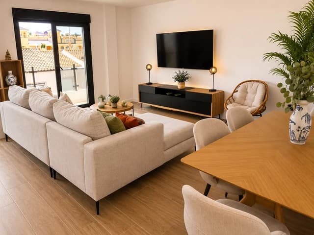 Moderne badkamer met tegelwerk tot plafondhoogte